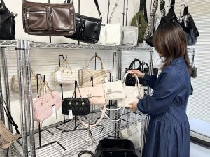 株式会社リボーンカンパニー アパレルのバイヤー／残業ほぼなし／年休125日／有給取り放題