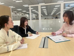 株式会社アストロステージ 事務系総合職／賞与5カ月／年休126日／土日祝休
