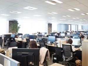 コクヨアンドパートナーズ株式会社(コクヨグループ) （東京駅すぐ）大手企業の事務サポート／土日祝休み・残業月5h