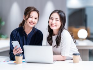 ＦＵＪＩＴＳＵ　ＵＴ株式会社(UTグループ) ITエンジニア／リモートあり／土日祝休／年休125日以上
