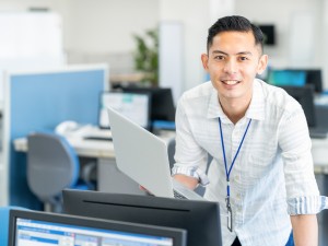 株式会社アレスカンパニー(GENDAグループ) 商品企画サポート事務／年間休日120日／月給29万円以上