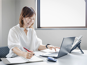 株式会社サンエイ 経理事務／残業なし／年休126日／スキルアップが目指せる