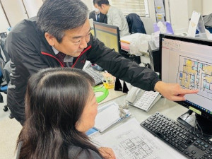 トマト建設株式会社 総合職（現場監督・設計士）／面接確約／定時帰宅／60代活躍中