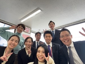 株式会社宝清インターナショナル アフラック代理店の保険アドバイザー／年休127日／残業少なめ