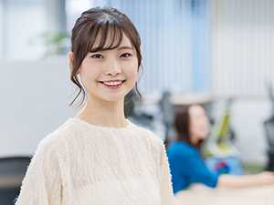 株式会社鈴弥洋行 IT営業／未経験OK／最新ワークスタイル／年休124日