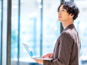 サンテックパワージャパン株式会社 社内SE（開発・サポート等）／週2回リモート可／フレックス制
