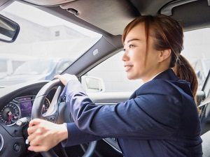 日本交通株式会社 ガイドドライバー／未経験歓迎／月収例45万円以上／家族手当有