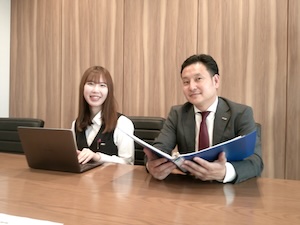 巖本商事株式会社 賃貸不動産管理／残業月20h／大手企業取引有／月給35万円超