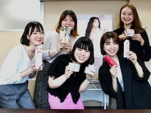 株式会社ＡｋａｒａＮ 化粧品メーカーの販促ツール・商品デザイナー／年休125日