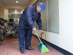 株式会社ティーポス 清掃スタッフ／未経験歓迎／16時退社／完全週休2日（日・他）