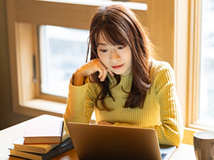 株式会社ジィエスアイ ITエンジニア／フルリモート9割／土日祝休み／残業10h以内