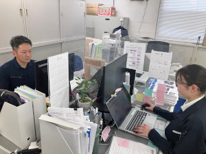 シンヨー株式会社 事務職／実質年休132日／土日祝休／原則定時退社／安定性抜群