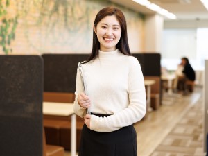 ＳｏｃｉｏＦｕｔｕｒｅ株式会社 事務／月給26万円～／年休124日／残業少／引越費用負担あり