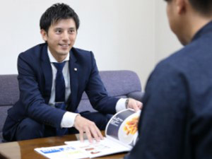 株式会社あじかん【スタンダード市場】 食品のルート営業／未経験歓迎／年休120日／賞与6.3カ月