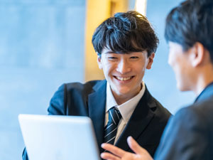 株式会社陽光 給与社保メイン総務人事／東証プライム上場グループ／残業少なめ