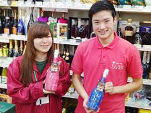 株式会社ウィズワン 酒類販売（店長候補）／月給35万円～／年休120日／賞与年2