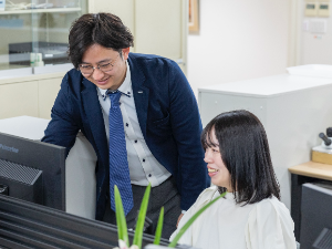 ケニス株式会社 バイヤー・購買／年収500万以上／残業14h／年休124日