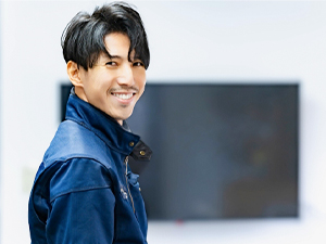 株式会社プライヤーズ 機材設置スタッフ／未経験歓迎／年休126日以上／残業5h以下