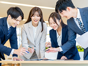 株式会社さんぽう　福岡支社 高校生と進学先の架け橋／進路説明会や自社メディアのルート営業