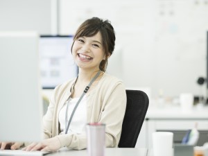 株式会社モトーレン阪神(GLIONグループ) BMWの総務職／未経験歓迎／残業10h／賞与年2回／インセン