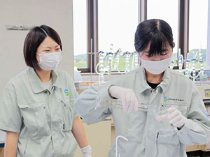 公益財団法人埼玉県下水道公社 化学職／賞与4.6ヶ月分／土日祝休み／残業月9h／時差出勤可