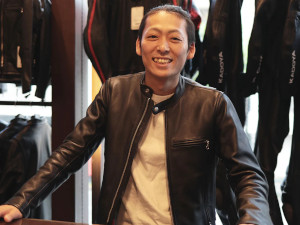 株式会社カドヤ 革ジャンなどの革製品の販売スタッフ／創業90年／未経験歓迎