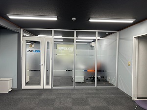 株式会社M3ロジ 貿易・物流管理（現場作業・事務が半々）／未経験歓迎／男女不問