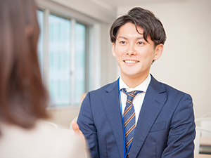 清水物産潮来FP株式会社(清水物産グループ) 食料品商社の営業／キャリアアップチャンス！月給30万円から！
