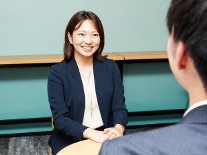 ヒトツメ株式会社 新卒特化のキャリアアドバイザー／月給30万円以上・若手活躍中