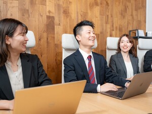 株式会社Ｍｏｒｒｏｗ　Ｗｏｒｌｄ 英語コーチ／未経験歓迎／月給30万円～／残業10h／服装自由