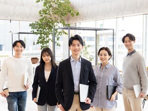 株式会社イノベーショントラスト 人事総務／未経験歓迎／年休120日／残業10h／フレックス制