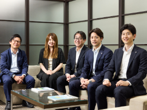 明和地所株式会社【スタンダード市場】 上場企業の経理・財務／年休124日／土日祝休／月給33万円～