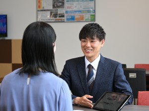 株式会社ホンダカーズ東海 地域密着の反響営業／未経験歓迎／平均年収825万円／手当充実