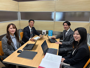 株式会社三協 Webデザイナー／年間休日125日／土日祝休