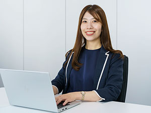 株式会社Ｗｉｎｇ 物販事業の海外営業／未経験歓迎／土日祝休み／残業月20h以下