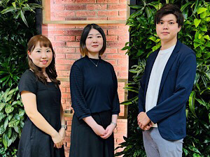 株式会社エスプールブルードットグリーン(エスプールグループ) 人事採用担当／月給30万円以上／年休127日以上／社員食堂有