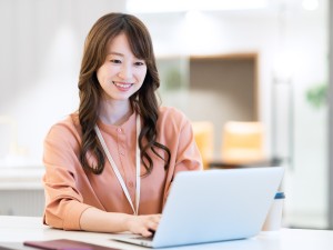 桜本株式会社 ECサイト運営／英語を活かす／月給28万円～35万円