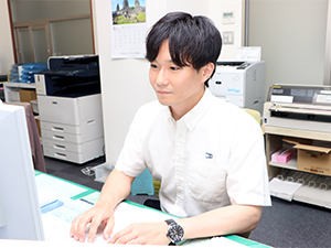 株式会社オーサカステンレス 法人営業／月給27万円～／土日祝休み／各種手当で収入UP！