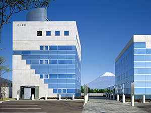 井上建設株式会社 建築施工管理／未経験歓迎／想定月収30.2万円～／残業少なめ