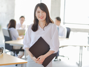 日本社宅サービス株式会社(サンネクスタグループ) 東証上場Gで働く事務／年休124日／賞与年2回／未経験歓迎