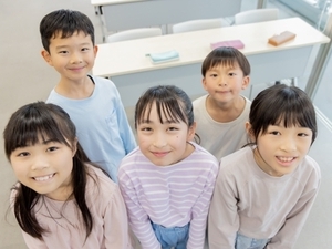 株式会社ジョビィキッズ 芸能事務所の経理／週休3日制／ブランクOK／時短・時差勤務可