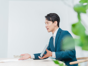 株式会社和泉園 ガーデン営業／年休126日／残業月10h／賞与4～5カ月分