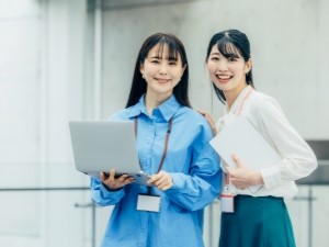 株式会社ｉＣｉＯＮ マーケター／年休120日／土日祝休／服装自由／実務経験不問