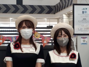 サマンサジャパン株式会社 インフォメーション受付スタッフ／残業なし／シフト相談OK