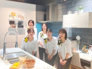 トクラス株式会社 ショールームの提案型接客／年休123日／産休育休取得100％