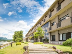 株式会社萩城観光ホテル ホテル・旅館スタッフ／幹部候補／月給25万円以上／社員寮あり