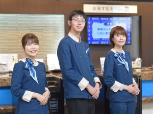 株式会社東横イン(東横INN富士河口湖大橋) ホテルフロント／年169日以上のお休み／接客デビュー歓迎