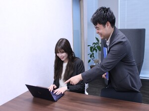 株式会社ピースコネクト コールセンターの運営管理（SV）／年休125日／完全週休2日