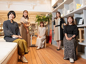 コクヨアンドパートナーズ株式会社(コクヨグループ) 田町駅直結／施設運営サポート事務／土日祝休・残業10h以内