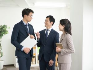 株式会社ＡＸＩＡＳ 事務職／学歴不問／残業ほぼなし／月給25万円～／土日祝休み